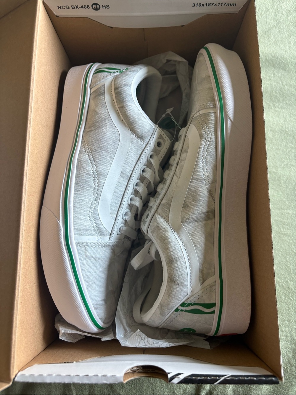 NEW Vans x Crayola ComfyCush Old Skool DIY Sneakers – Men 7 / Women 8.5